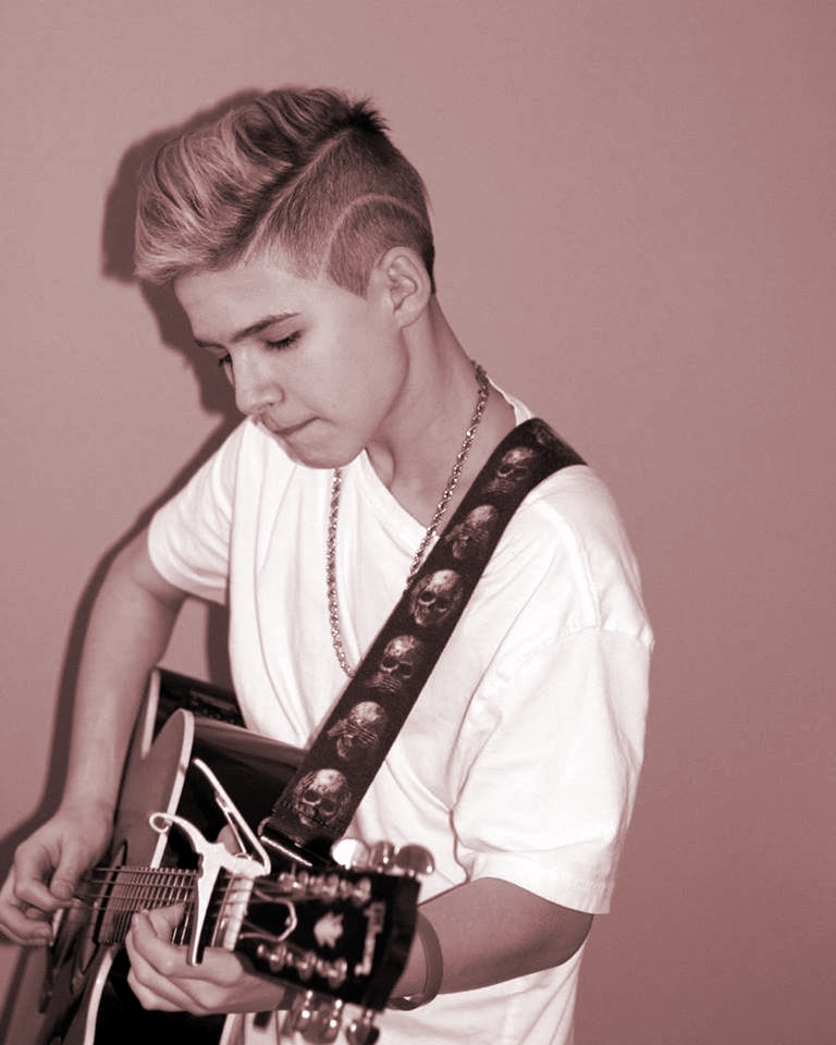 Tyler Lorette Musician
